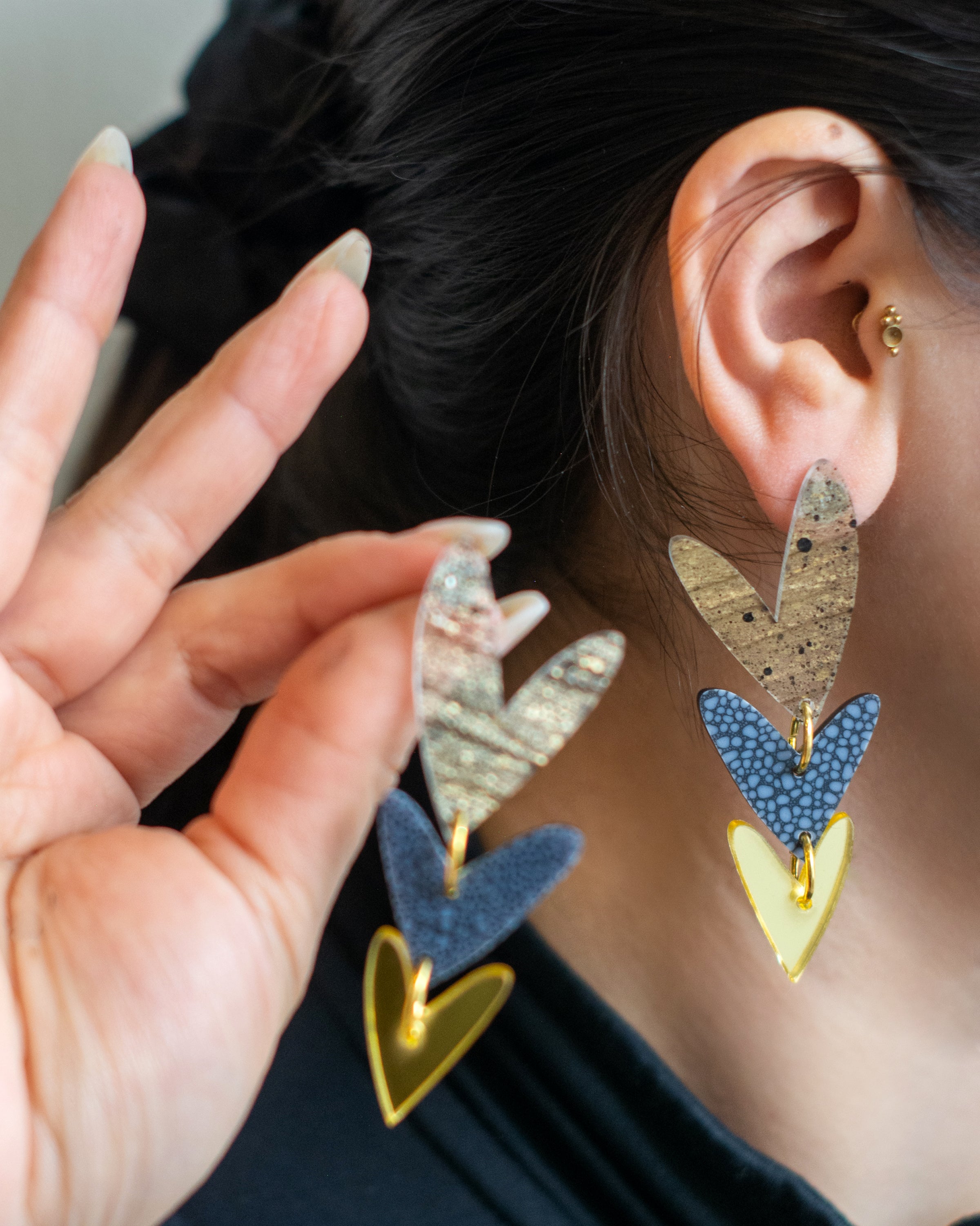 Corazones Triples - Beige marmoleado, Azul gris texturizado, Dorado Espejo