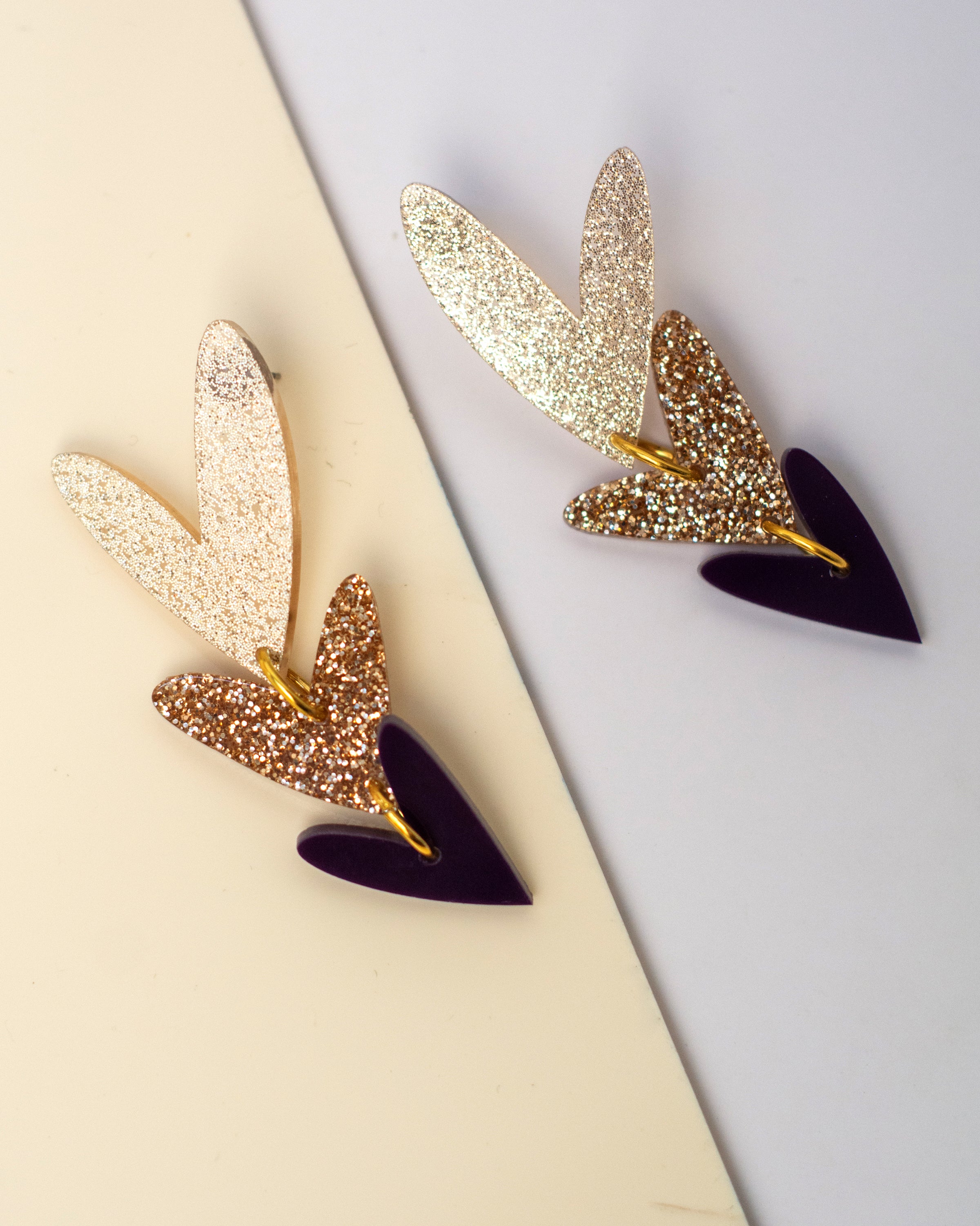 Corazones Triples - Color Beige Dorado Glitter, Dorado Glitter y Morado Oscuro