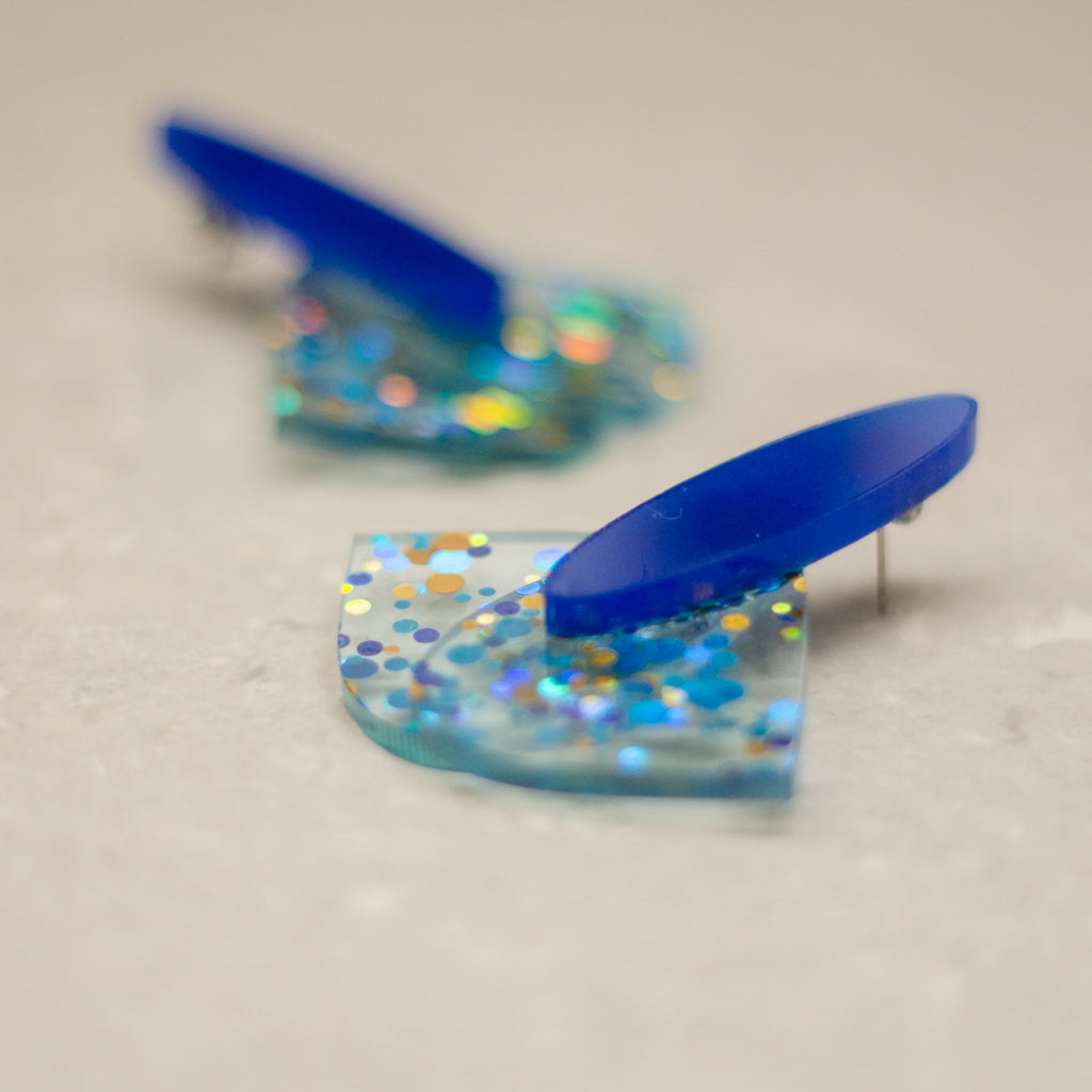 Células grandes color Azul con puntos celestes con dorado